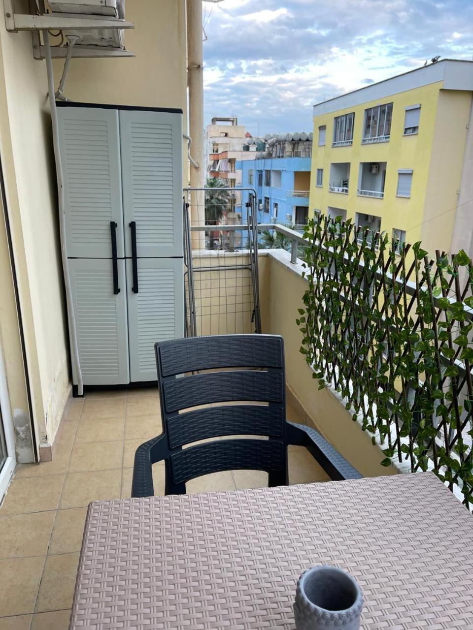 Andra Apartment *