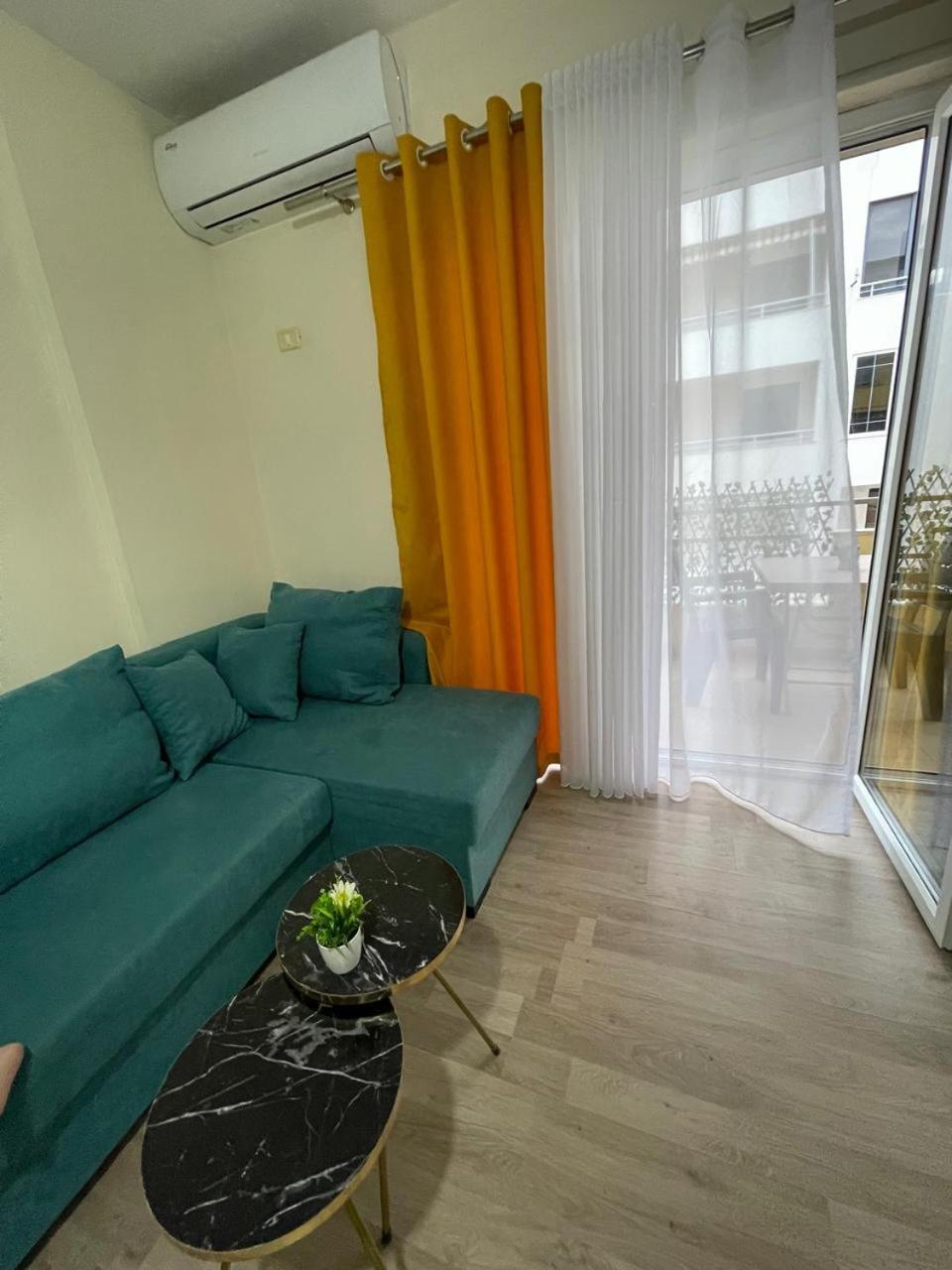 Andra Apartment *